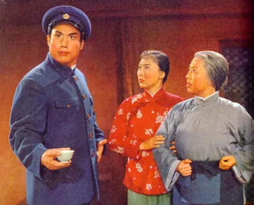 梅洛芙少女与神秘守护猫