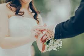 男的比女的小八岁合法结婚吗