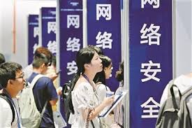 天津国展中心招聘会周周举办，应届毕业生能否抓住机遇？